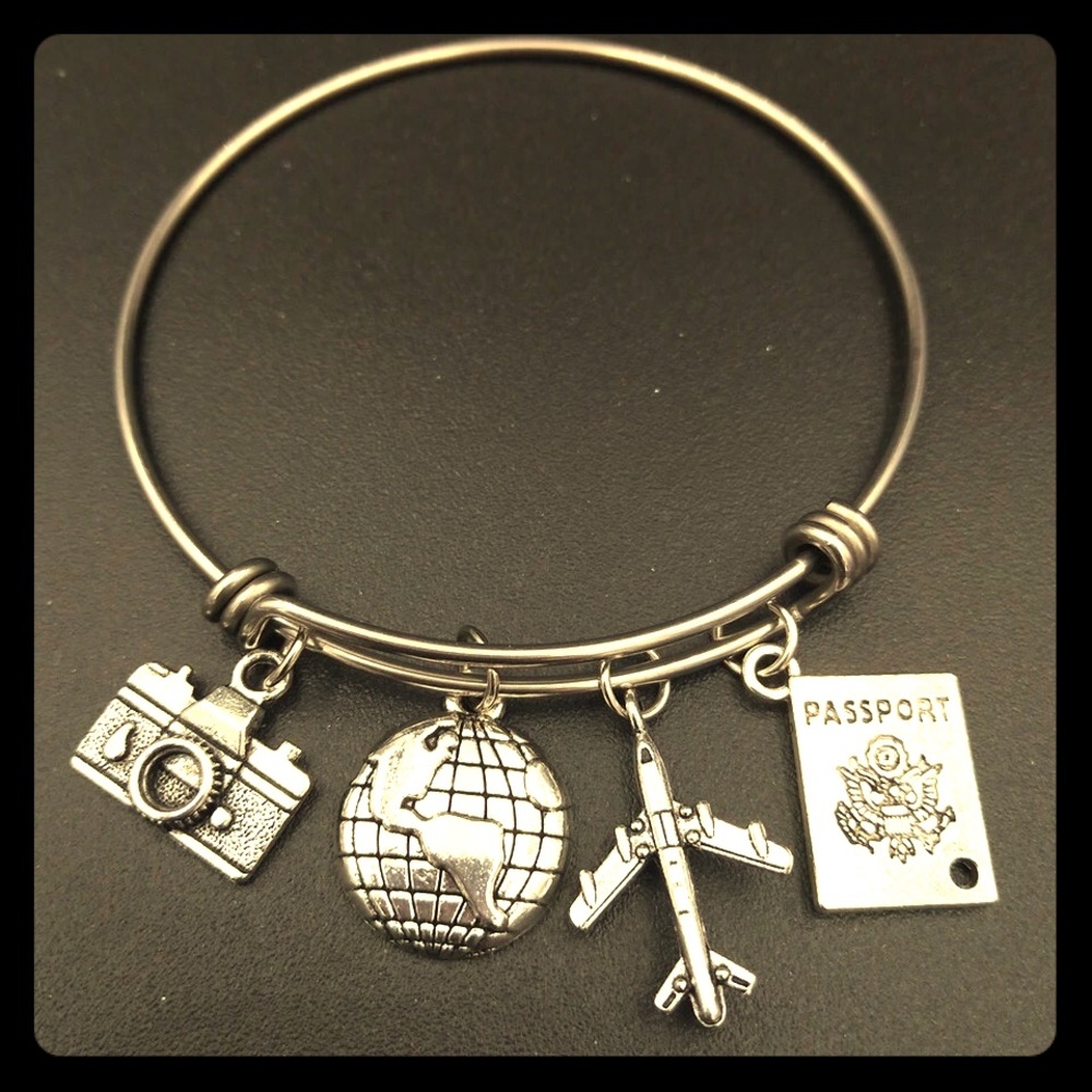 Adjustable stainless steel charms bangle